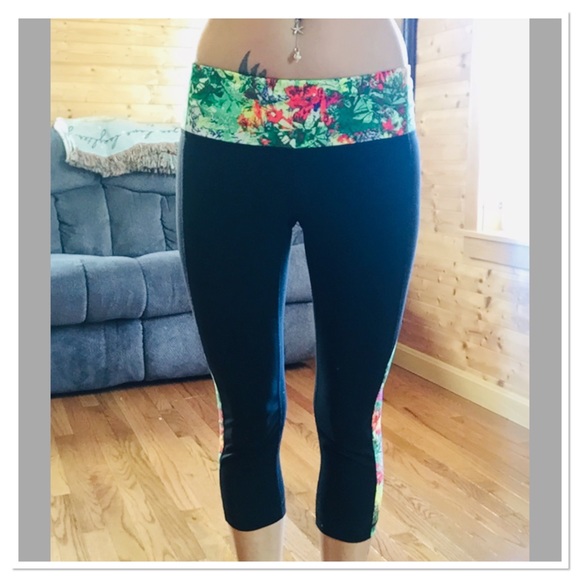 Athleta capri pants floral yoga small - Picture 3 of 7